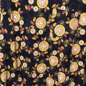 Lularoe Carly, XL, NWT ☀️🌞 😎
